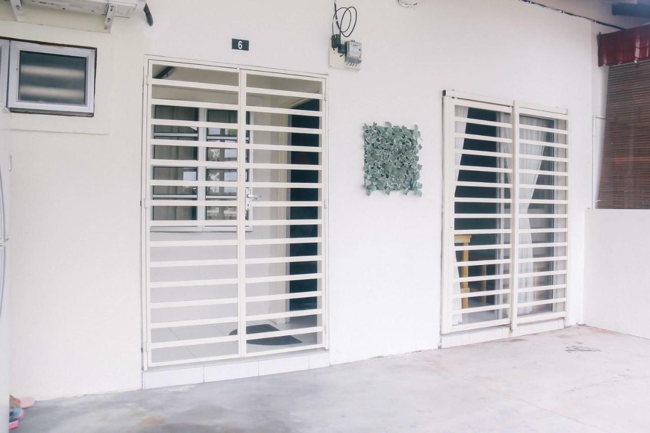 TheDaun Homestay Seri Iskandar, Perak Luaran gambar
